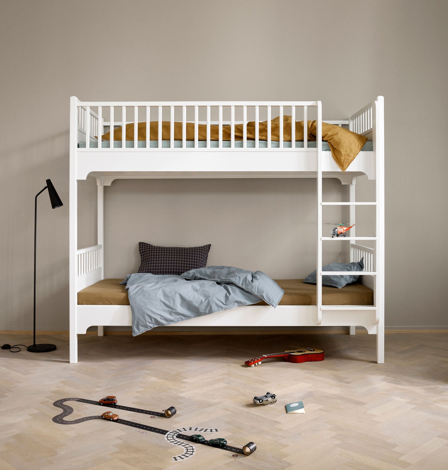 Oliver Furniture Seaside Classic Bunk Bed with Vertical Ladder