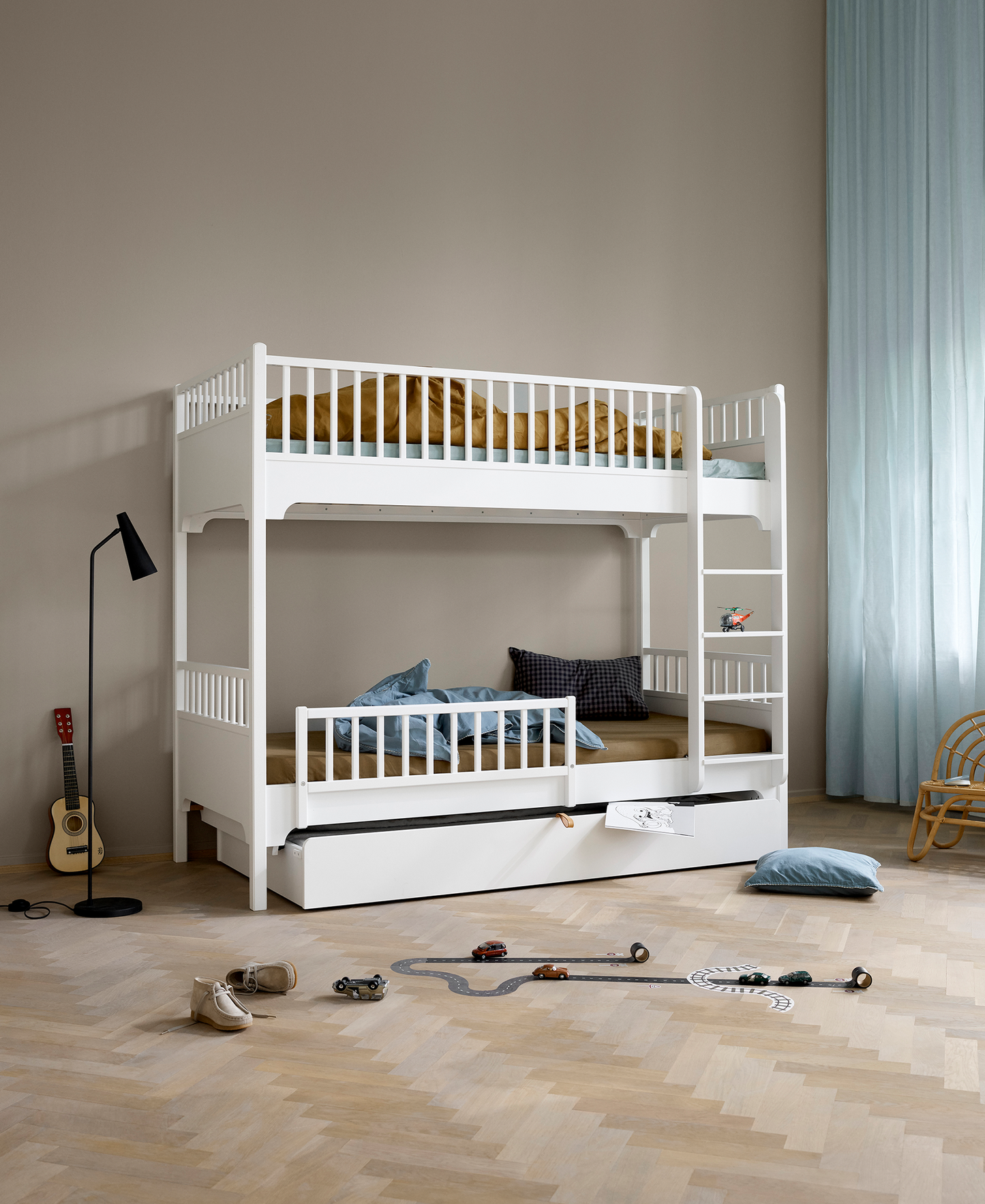 Oliver Furniture Seaside Classic Bunk Bed with Slanted Ladder