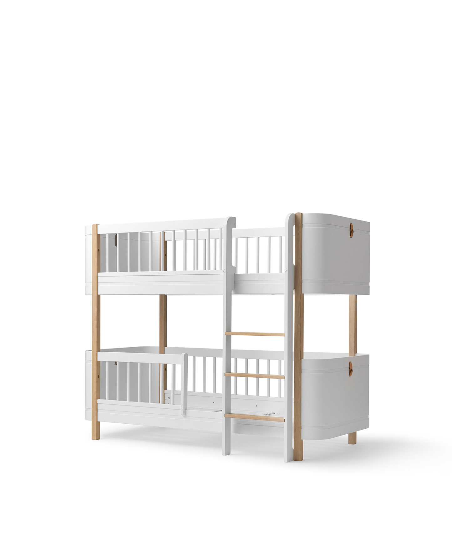 Oliver Furniture Wood Mini + Low Bunk Bed - White & Oak
