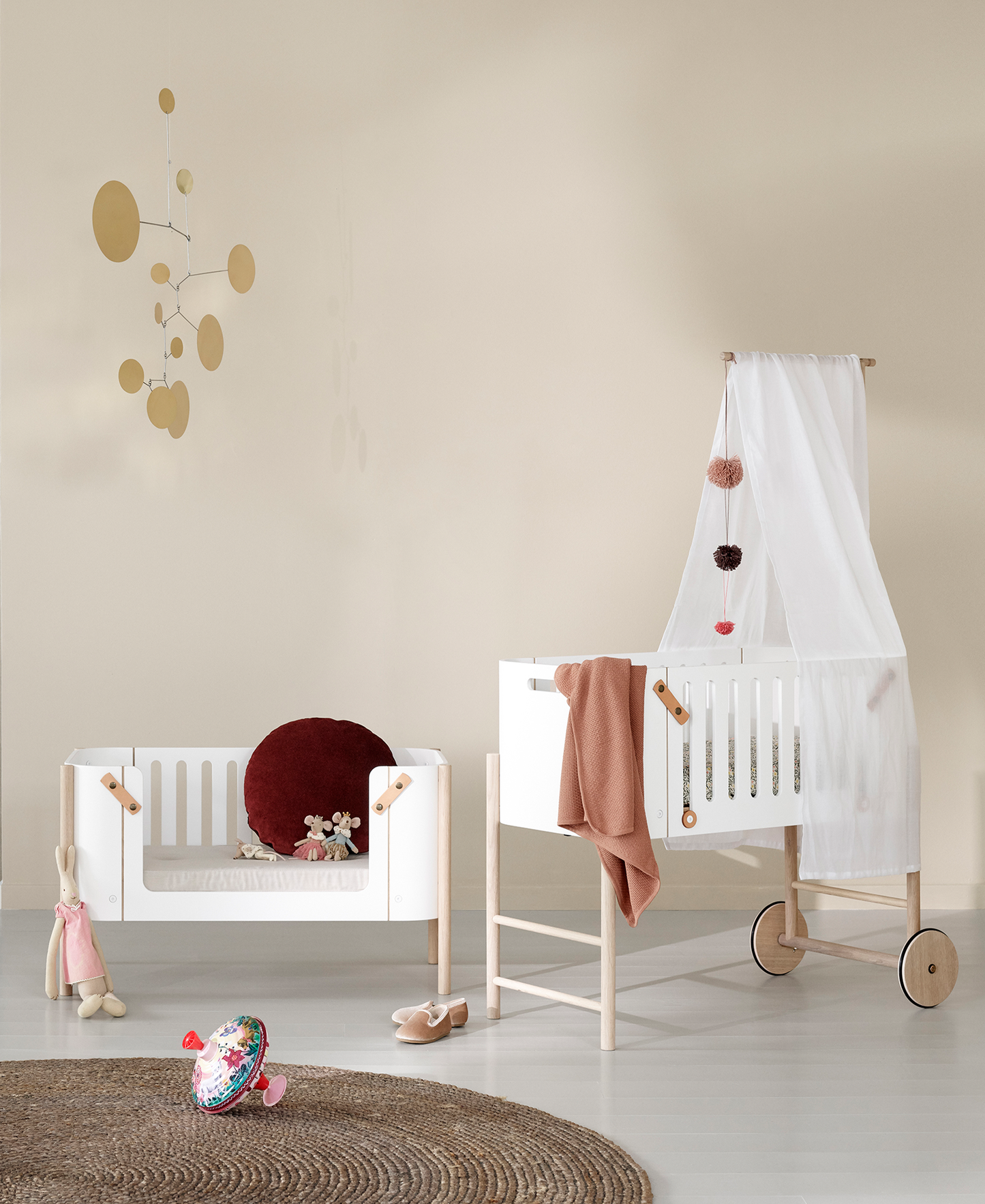 Oliver Furniture Wood Co-Sleeper Incl. Bench Conversion - White and Oak
