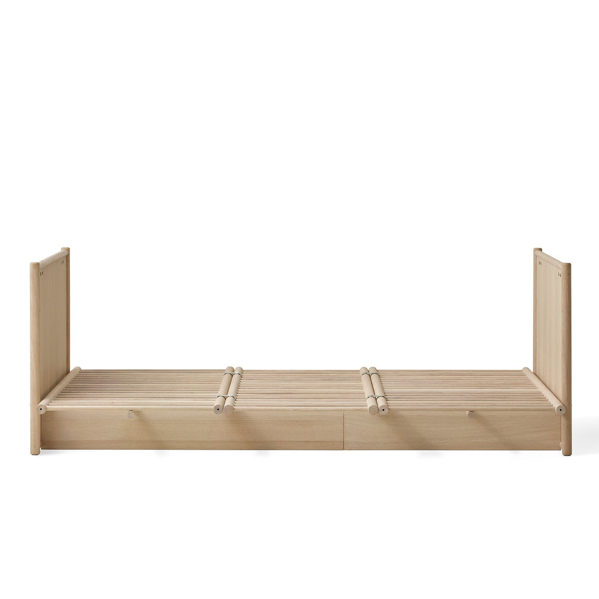 Camp Novel Convertible Cot & Bed (60×120 to 120×200 cm) - Oak