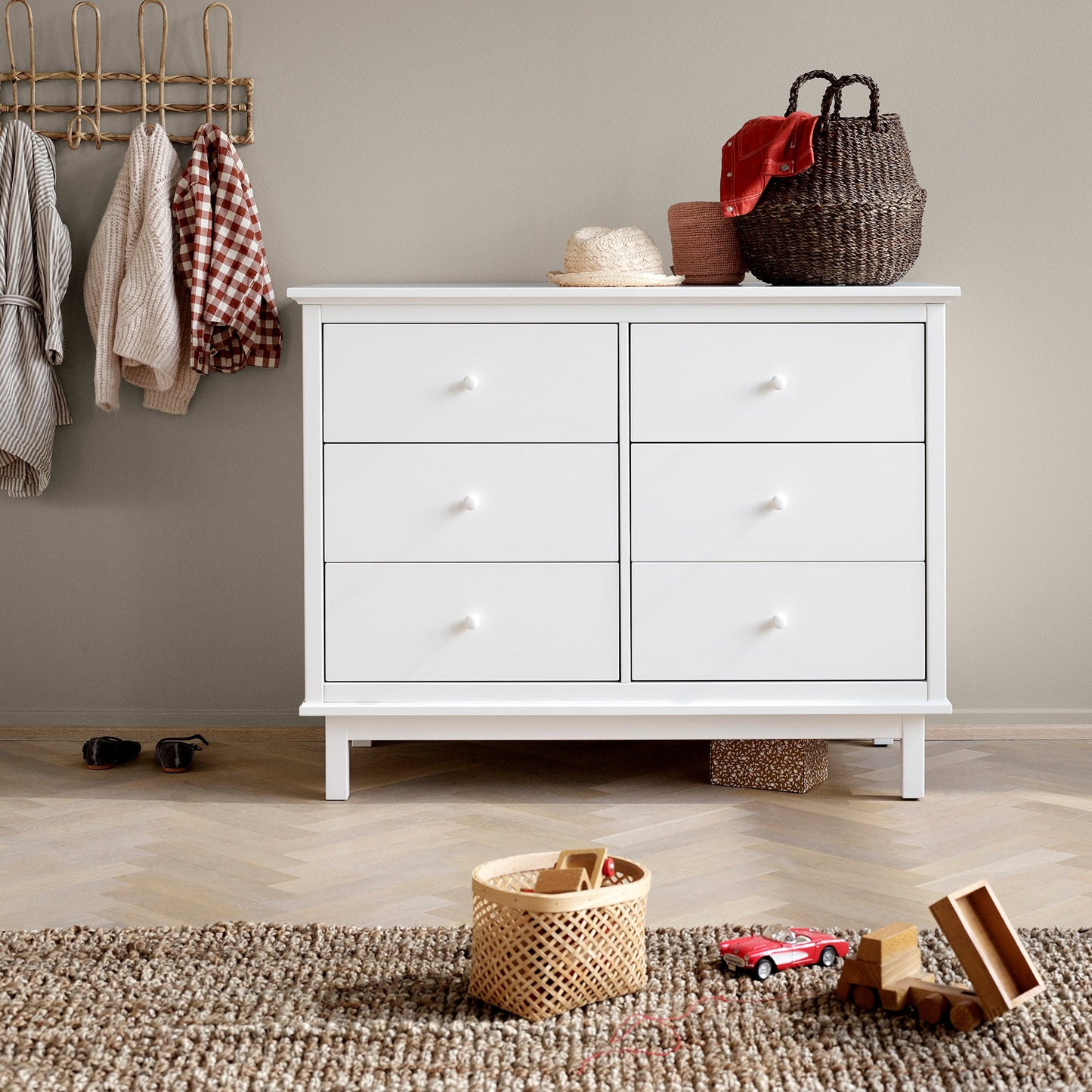 Oliver Furniture Seaside Dresser With 6 Drawers