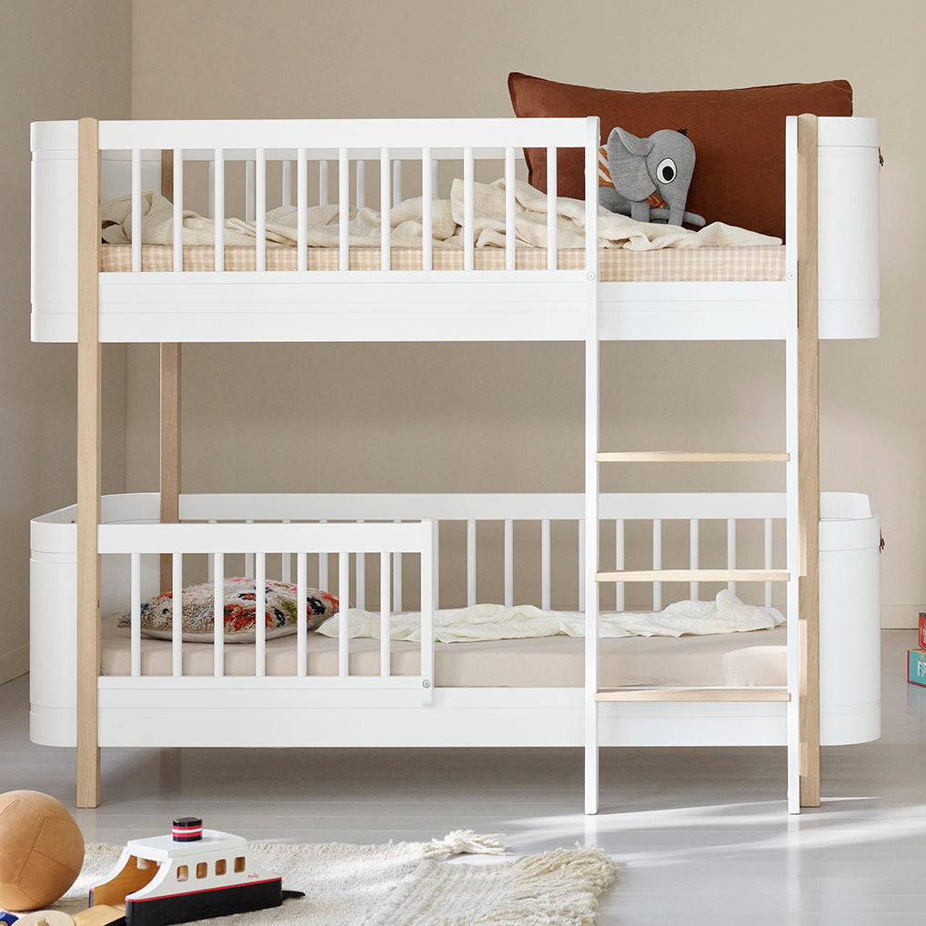 Oliver Furniture Wood Mini + Low Bunk Bed in White & Oak