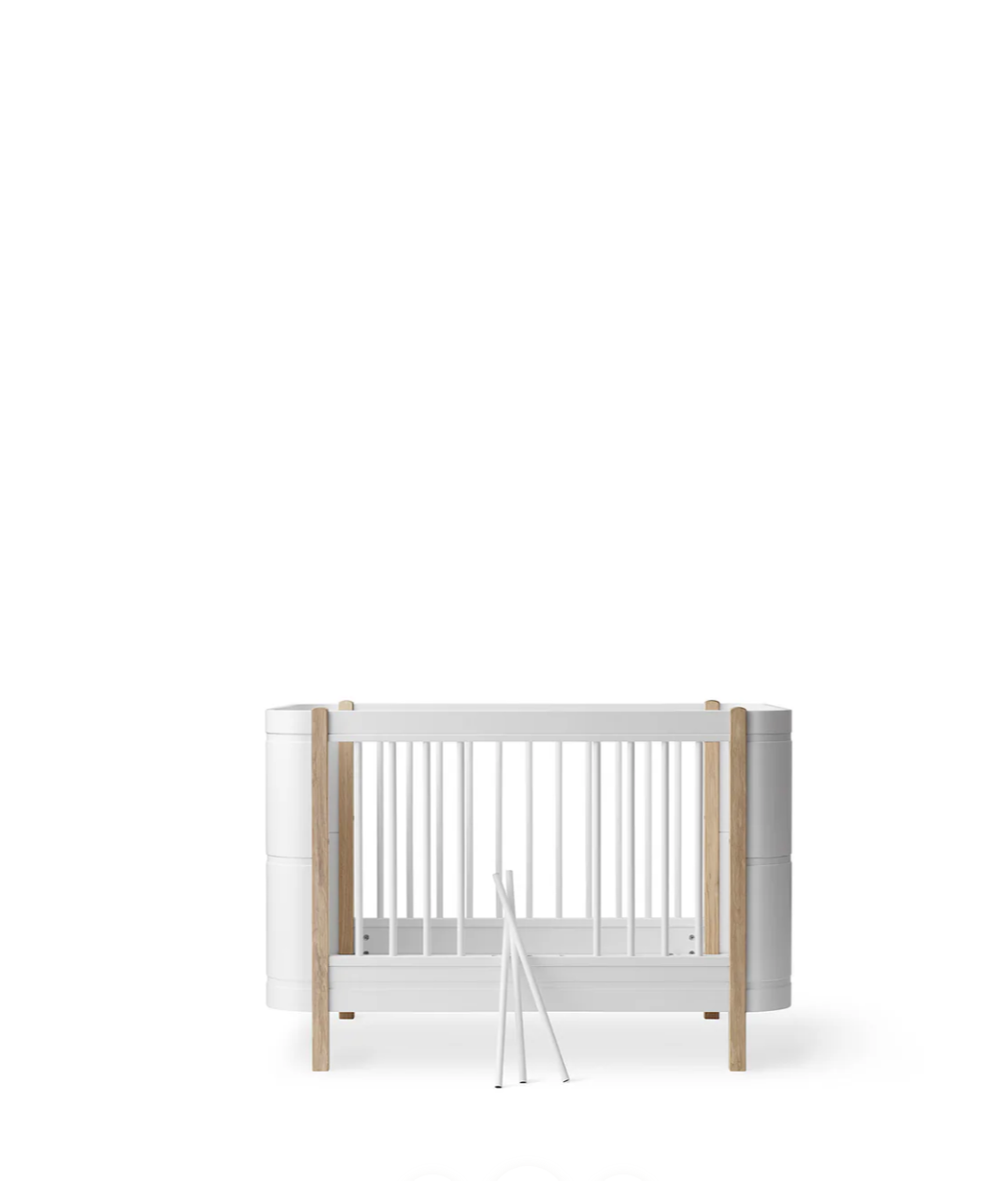 Oliver Wood Mini+ Cot Bed incl. Junior Kit in White/Oak