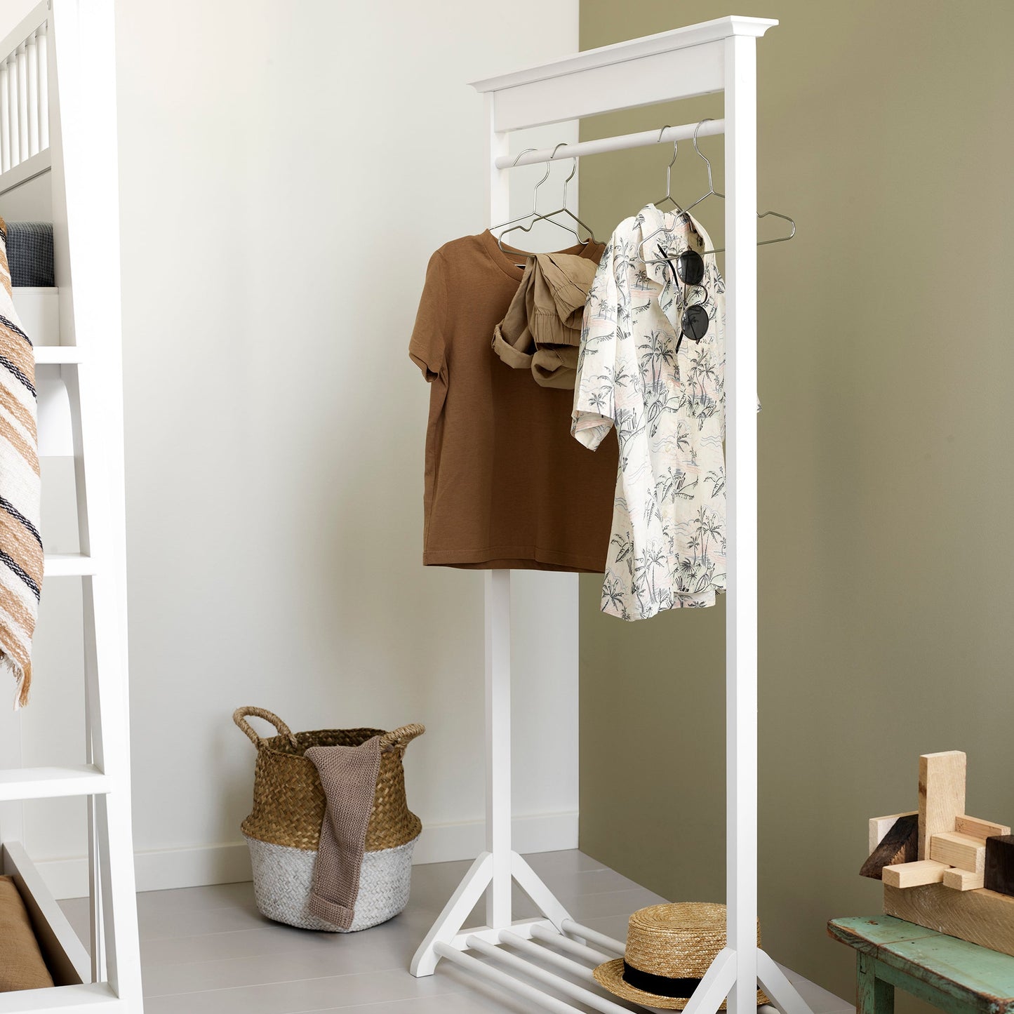 Oliver Furniture Seaside Clothes Rail 125 cm